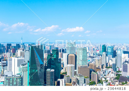 都市風景 さわやかな青空と都会 都市風景の画像素材 東京スカイツリー コピースペース オフィス街の写真素材