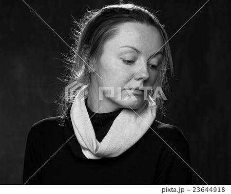 Young sad disoriented woman 23644918