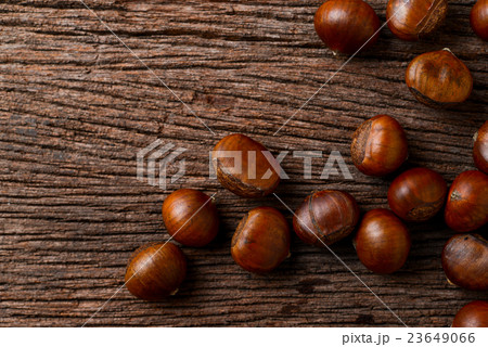 roasted chestnuts 23649066