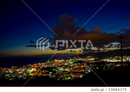 【沖縄県】名護中央公園の夜景 【沖縄県】名護中央公園の夜景 23664173