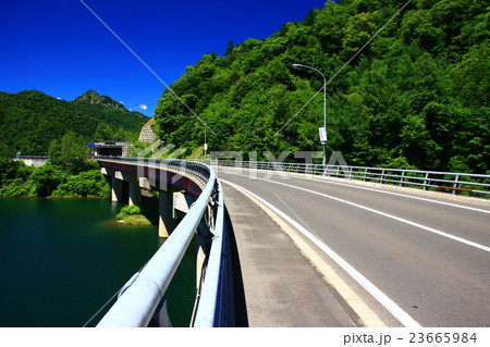 夏のさっぽろ湖と定山渓レイクライン 23665984
