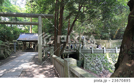 金刀比羅宮、御本宮間近の「闇峠」（本宮手水舎と御前四段坂） 23670895