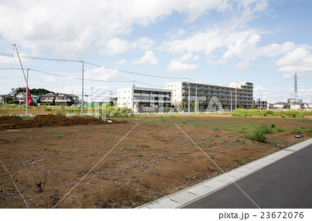 駅前の建設予定地 23672076