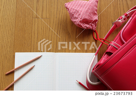 ランドセルとノート 23673793