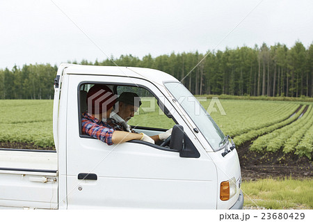 農家親子　運転 23680429