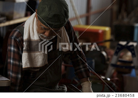 整備士　ポートレート 23680458