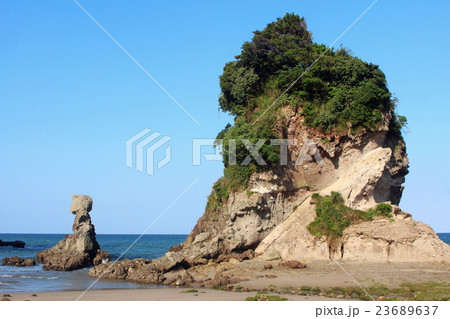 人形岩が見える風景 23689637