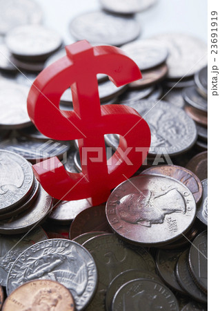 アメリカの通貨記号と硬貨 23691919