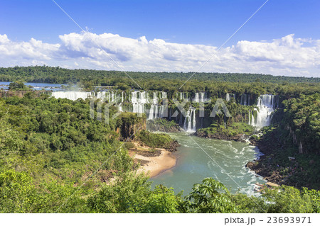 世界遺産のイグアス滝 世界遺産のイグアス滝 23693971