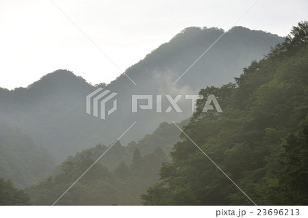 朝焼けの西丹沢 朝焼けの西丹沢 23696213