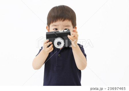 カメラを持つ幼児 23697465
