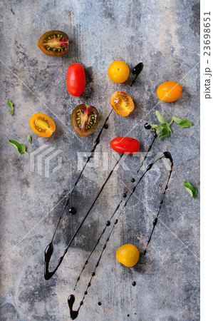 Small sandwiches with tomatoes 23698651