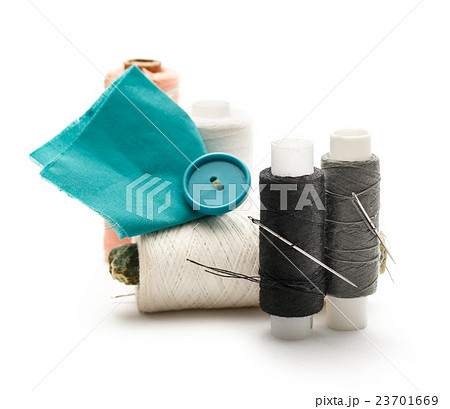 Thread bobbins and needles 23701669