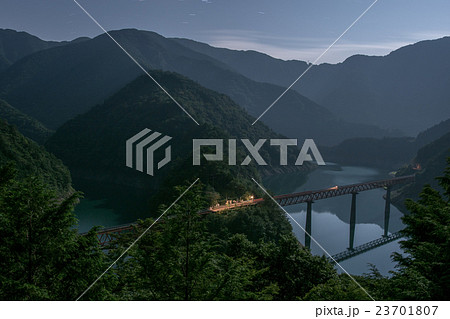 夜の湖上駅 夜の湖上駅 23701807