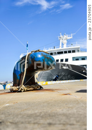 神戸観光船とボラード 神戸観光船とボラード 23704905