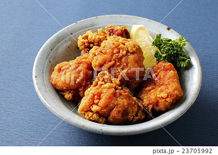 鶏の唐揚げ 23705992