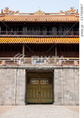 フエの阮朝王宮の王宮門(午門) フエの阮朝王宮の王宮門(午門) 23706967