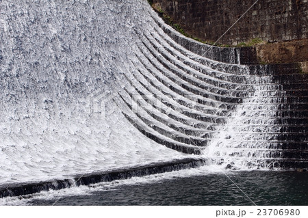 白水ダムの落水 23706980