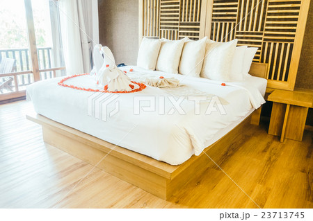 Swan towel 23713745