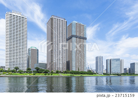 越中島公園より望む中央区佃のタワーマンション群 23715159