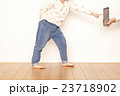 子供一人タブレット 23718902