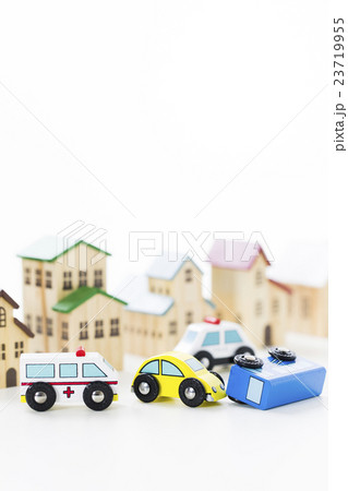 交通事故 自動車 交通 事故 車 危険 死亡事故 ケガ 怪我 危ない 衝突 事故現場 交通事故 自動車 交通 事故 車 危険 死亡事故 ケガ 怪我 危ない 衝突 事故現場 23719955