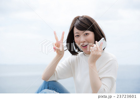 スマートフォン 女性 スマートフォン 女性 23723601