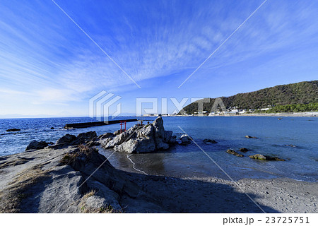 冬の葉山一色海岸 23725751