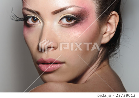 face on grey 23729012