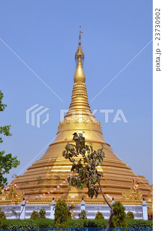 Huge golden buddhist stupa in Kushinagar, India Huge golden buddhist stupa in Kushinagar, India 23730902