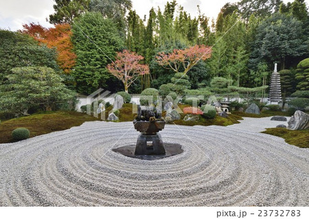 霊雲院　東福寺塔頭　九山八海の庭 23732783