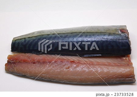 鯖三枚おろしの写真素材
