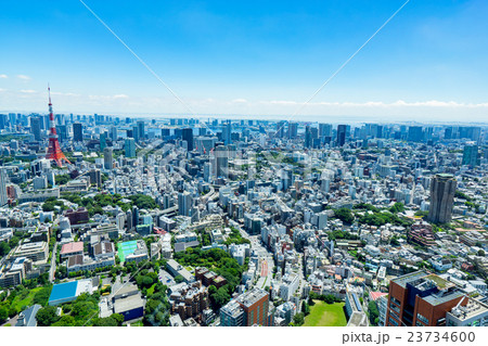 【東京都】東京タワーと都市風景 23734600