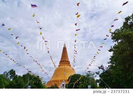 Phra Pathom Chedi, Thailand（古都ナコン・パトムのプラ・パトム・チェディ） 23737231