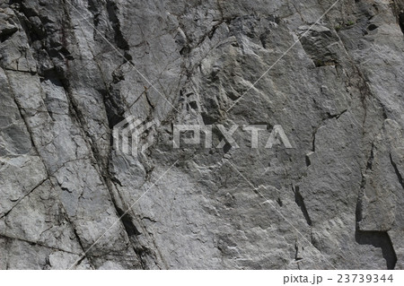 荒い岩肌 荒い岩肌 23739344
