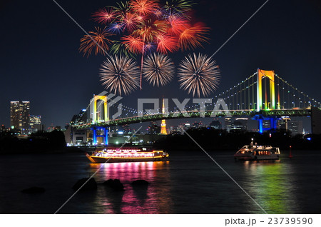 レインボーブリッジと花火 23739590
