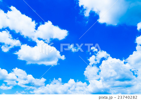 鮮やかに仕上げた積乱雲 空と雲の写真素材 空の背景素材 コピースペース 広告スペース 真夏イメージ 鮮やかに仕上げた積乱雲 空と雲の写真素材 空の背景素材 コピースペース 広告スペース 真夏イメージ 23740282
