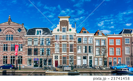 オランダ・ライデンの街並み 23741458