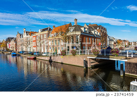 オランダ・ライデンの街並み 23741459
