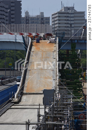 首都高速1号羽田線更新工事：一部架け替え工事中の大井JCT橋 23744785