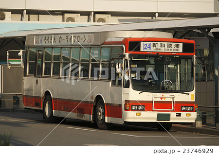 和歌山バス（赤系塗装車） 23746929