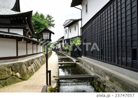 飛騨古川の瀬戸川と白壁土蔵街の写真素材