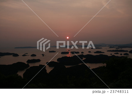 九十九島の夕焼け 23748311