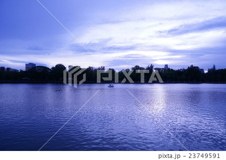 Evening View of Bangkok Downtown(バンコクの夕暮れ) Evening View of Bangkok Downtown(バンコクの夕暮れ) 23749591