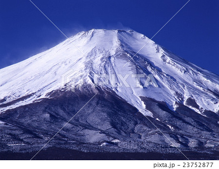 山中湖から真冬の富士山 23752877
