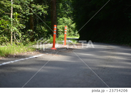 路肩注意 23754206