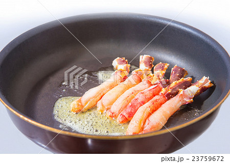 タラバガニのバター焼き　調理 23759672
