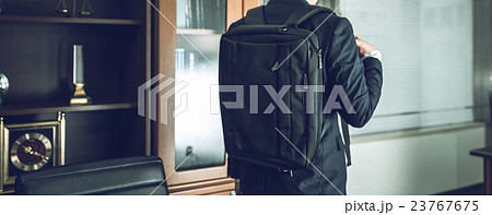 スーツ　ビジネス 23767675