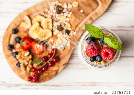 Muesli with berries dessert Muesli with berries dessert 23768711