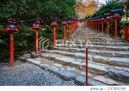 京都貴船神社の階段の写真素材 23769246 Pixta